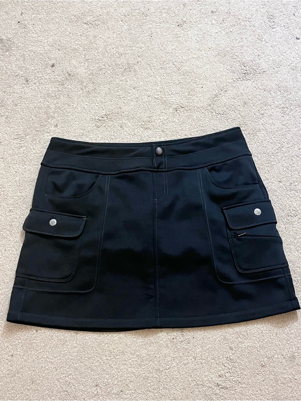 Athleta Snowslide Black Cargo 15” Mini Skirt Women’s Large Pull On